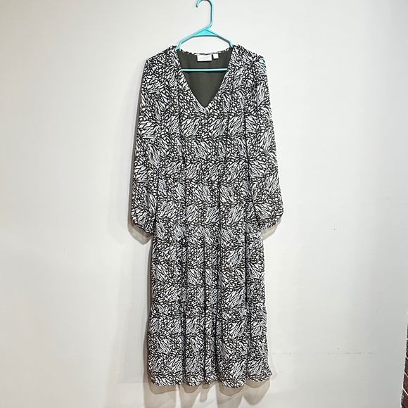 Green and White Patterned Midi Dress Size MP - Picture 2 of 6